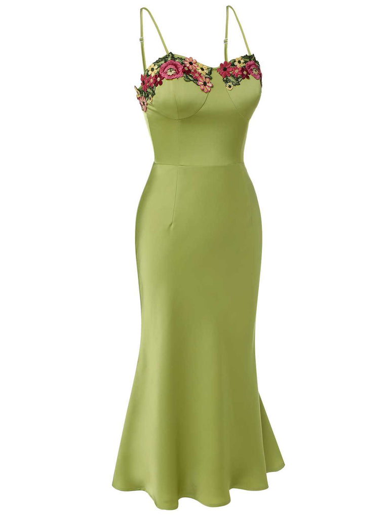 Robe florale brodé verte à bretelles spaghetti des années 1960