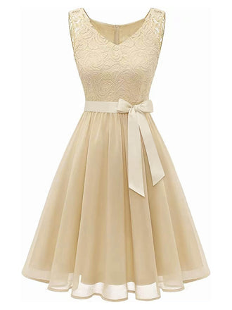 Robe beige patchwork en mousseline de soie et dentelle