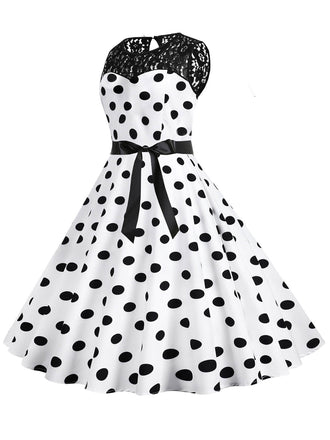 Robe patchwork en dentelle à pois blanc des années 1950