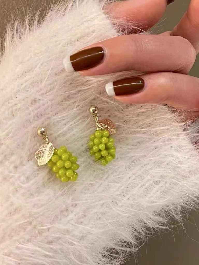 Boucles d’oreilles mignonnes en raisin vert clair