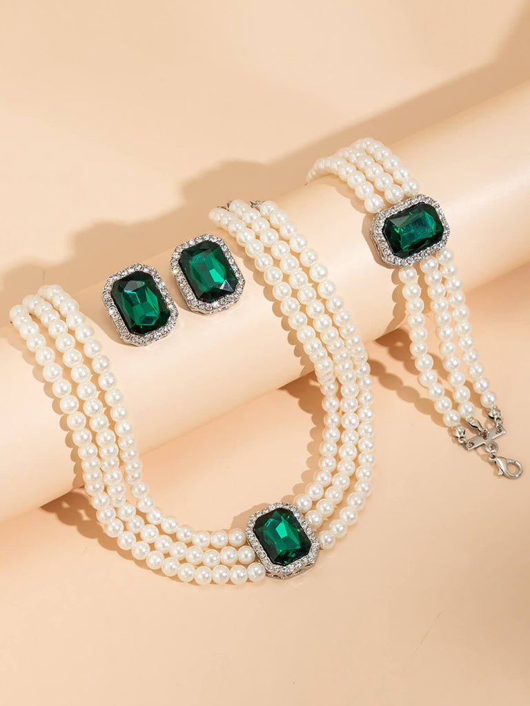 Bracelet en perle traditionnelle accessoirisé disponible Bracelet en perle traditionnelle accessoirisé disponible