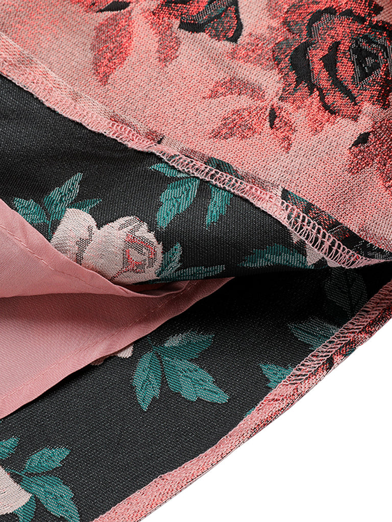 Robe trapèze en satin gaufré rose des années 1950