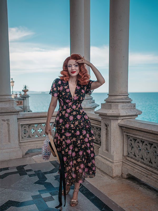 Robe trapèze à fleurs en dentelle noire des années 1950